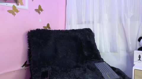 Cattleya stone online show from 02-15-25, 11:50