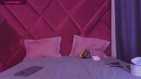 Cattleya stone online show from 10-15-25, 02:33