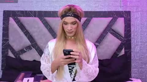 Snapshot of kayalstone chatting on 06-17-26, 10:50 Cattleya stone online show from 06-17-26, 10:50