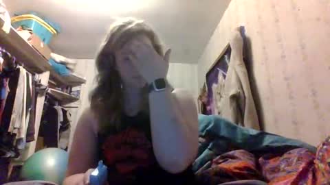 Snapshot of kaybug98 chatting on 01-29-25, 01:27 kaybug98 online show from 01-29-25, 01:27