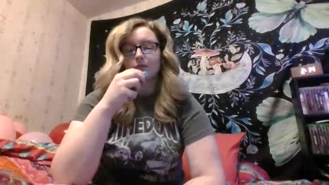 Snapshot of kaybug98 chatting on 02-09-25, 07:16 kaybug98 online show from 02-09-25, 07:16