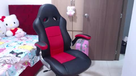 Kayla online show from 12-21-25, 05:03