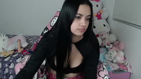 Snapshot of kaylak18x chatting on 05-21-26, 02:51 Kayla online show from 05-21-26, 02:51