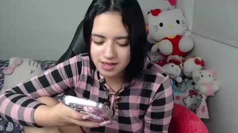 Snapshot of kaylak18x chatting on 07-18-26, 01:21 Kayla online show from 07-18-26, 01:21