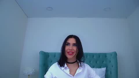 Snapshot of kaylamous chatting on 06-20-26, 06:11 Kayla online show from 06-20-26, 06:11
