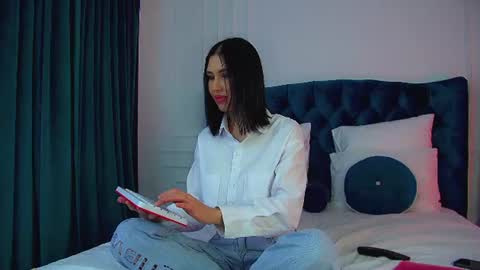 Snapshot of kaylamous chatting on 06-23-26, 06:33 Kayla online show from 06-23-26, 06:33