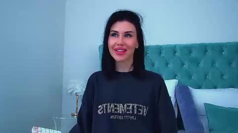 Snapshot of kaylamous chatting on 06-24-26, 06:12 Kayla online show from 06-24-26, 06:12