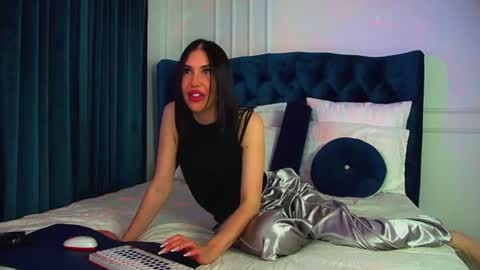 Snapshot of kaylamous chatting on 07-17-26, 06:46 Kayla online show from 07-17-26, 06:46