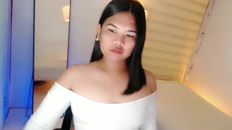 Y O U R        F U T U R E       K A Y L E E  online show from 02-10-25, 01:57