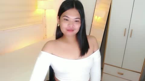 Y O U R        F U T U R E       K A Y L E E  online show from 02-20-25, 10:05