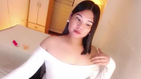 Y O U R        F U T U R E       K A Y L E E  online show from 09-30-25, 06:35