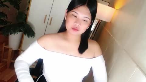 Snapshot of kayleepinay chatting on 01-09-26, 05:59 Y O U R F U T U R E K A Y L E E online show from 01-09-26, 05:59