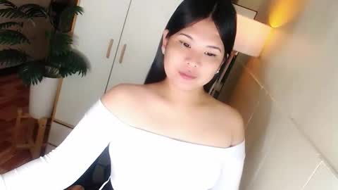 Snapshot of kayleepinay chatting on 01-10-26, 06:26 Y O U R F U T U R E K A Y L E E online show from 01-10-26, 06:26