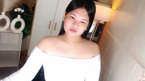 Snapshot of kayleepinay chatting on 01-16-26, 09:41 Y O U R F U T U R E K A Y L E E online show from 01-16-26, 09:41