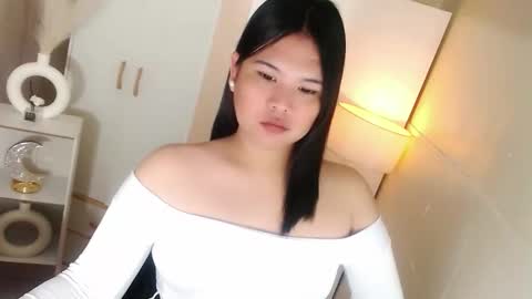 Snapshot of kayleepinay chatting on 02-06-26, 01:21 Y O U R F U T U R E K A Y L E E online show from 02-06-26, 01:21