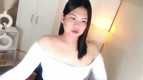 Snapshot of kayleepinay chatting on 02-08-26, 09:07 Y O U R F U T U R E K A Y L E E online show from 02-08-26, 09:07