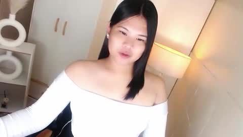 Snapshot of kayleepinay chatting on 02-25-26, 05:33 Y O U R F U T U R E K A Y L E E online show from 02-25-26, 05:33