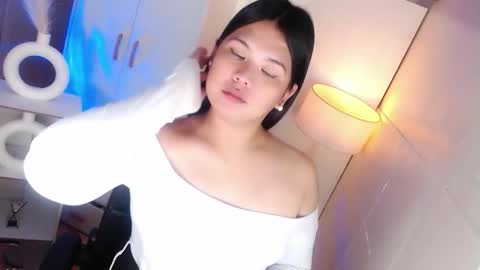 Snapshot of kayleepinay chatting on 03-05-26, 07:10 Y O U R F U T U R E K A Y L E E online show from 03-05-26, 07:10