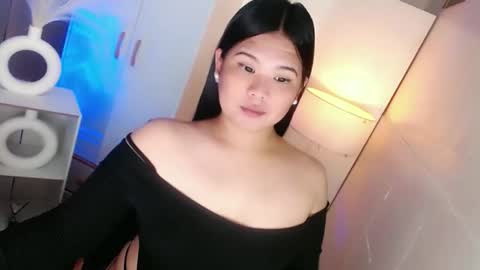 Snapshot of kayleepinay chatting on 03-13-26, 06:03 Y O U R F U T U R E K A Y L E E online show from 03-13-26, 06:03