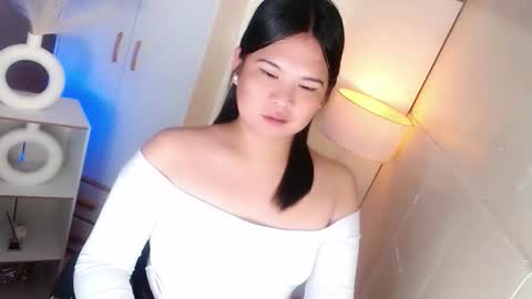 Snapshot of kayleepinay chatting on 03-26-26, 07:41 Y O U R F U T U R E K A Y L E E online show from 03-26-26, 07:41