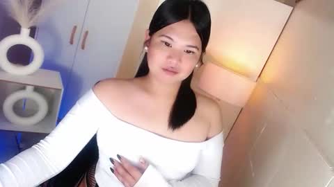 Snapshot of kayleepinay chatting on 03-30-26, 10:55 Y O U R F U T U R E K A Y L E E online show from 03-30-26, 10:55