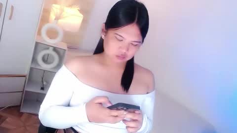 Snapshot of kayleepinay chatting on 04-15-26, 05:20 Y O U R F U T U R E K A Y L E E online show from 04-15-26, 05:20