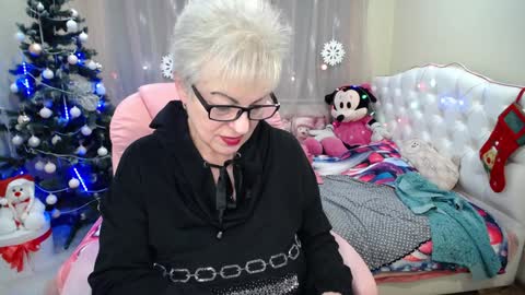 kaylesmoll online show from 12-28-24, 01:29