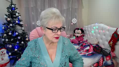 kaylesmoll online show from 12-28-24, 07:11