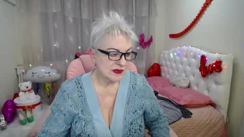 kaylesmoll online show from 02-25-25, 07:36