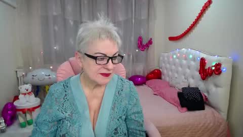 kaylesmoll online show from 02-26-25, 07:38