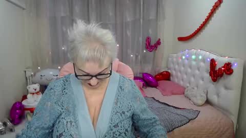 kaylesmoll online show from 03-01-25, 12:28