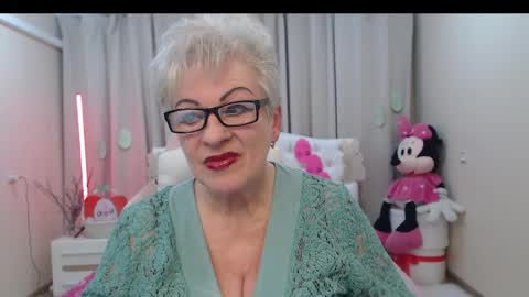 kaylesmoll online show from 04-14-26, 07:09