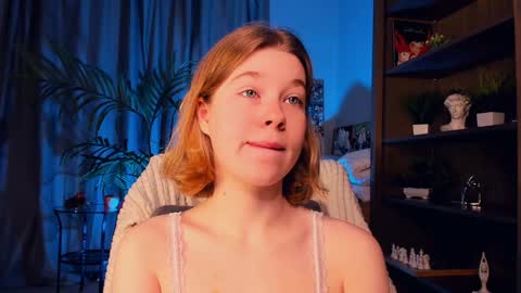 Snapshot of kaylisse chatting on 09-21-25, 09:38 Hi Im Arina 3 online show from 09-21-25, 09:38