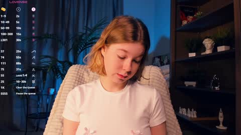 Snapshot of kaylisse chatting on 09-22-25, 09:39 Hi Im Arina 3 online show from 09-22-25, 09:39