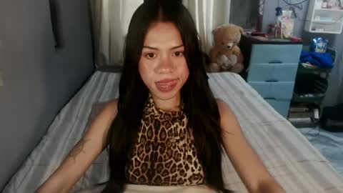 Snapshot of kaymmymalapusan chatting on 06-25-26, 12:43 kaymmymalapusan online show from 06-25-26, 12:43