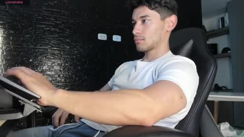 Snapshot of kayn_kalo chatting on 04-28-26, 05:51 Kayn online show from 04-28-26, 05:51