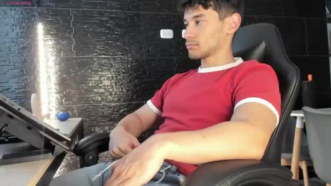 Snapshot of kayn_kalo chatting on 04-29-26, 04:00 Kayn online show from 04-29-26, 04:00