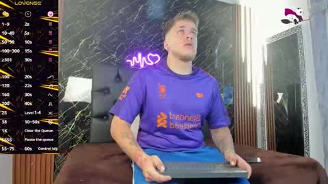 Keane online show from 10-25-25, 12:23