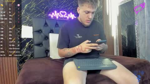 Keane online show from 11-19-25, 01:11