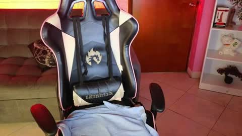 keeiity_moon online show from 06-26-26, 10:47