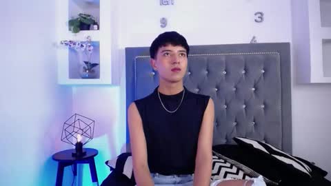 Snapshot of keen_nico chatting on 02-01-26, 12:48 nico online show from 02-01-26, 12:48