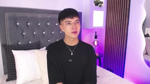 Snapshot of keen_nico chatting on 02-22-26, 12:47 nico online show from 02-22-26, 12:47