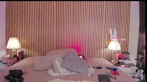 keeyla stone online show from 01-11-26, 12:15