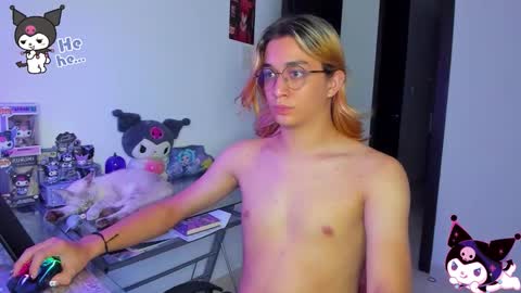 Snapshot of keita_moon chatting on 10-11-25, 09:46 Keita moon online show from 10-11-25, 09:46
