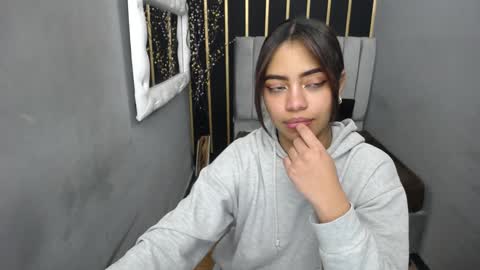  K E I Z Y  online show from 12-18-24, 07:08