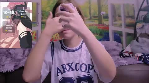 Snapshot of kelly_baby2005 chatting on 12-20-25, 03:35 Kelly online show from 12-20-25, 03:35