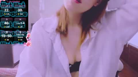 Snapshot of kelly_baby2005 chatting on 07-19-26, 02:15 Kelly online show from 07-19-26, 02:15