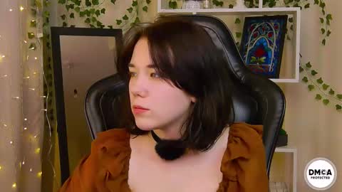 Snapshot of kelly_fooxx chatting on 01-11-26, 12:21 Kelly online show from 01-11-26, 12:21