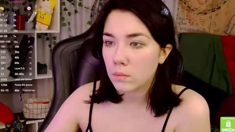 Snapshot of kelly_fooxx chatting on 03-11-26, 11:05 Kelly online show from 03-11-26, 11:05