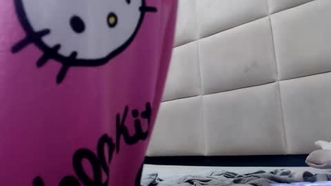 Snapshot of kelly_queenpussy chatting on 02-25-25, 05:08 KEY online show from 02-25-25, 05:08